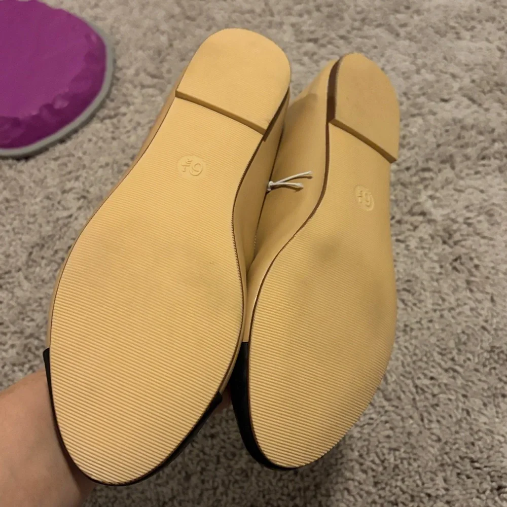 Flats - Picture 3 of 3